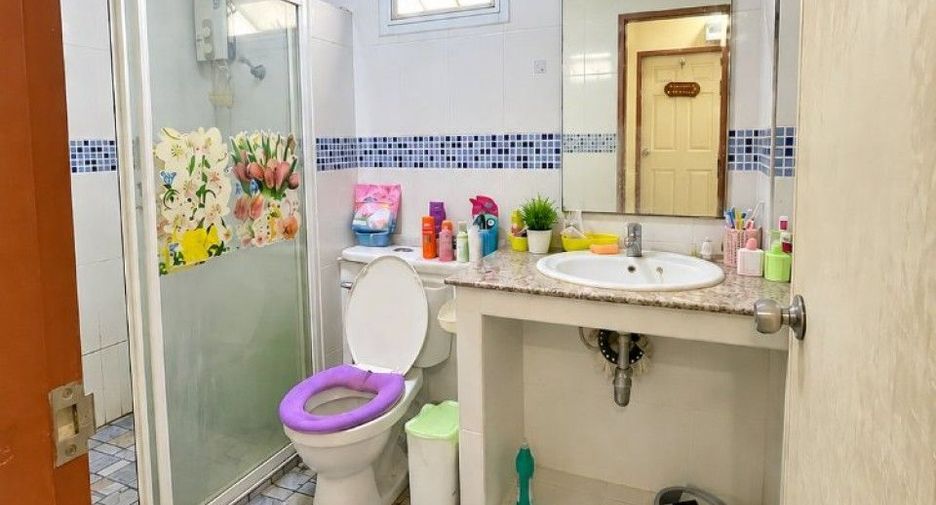 出售 3 卧室 联排别墅 在 Krathum Baen, Samut Sakhon