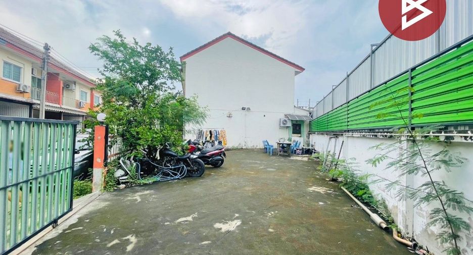 出售 3 卧室 联排别墅 在 Krathum Baen, Samut Sakhon