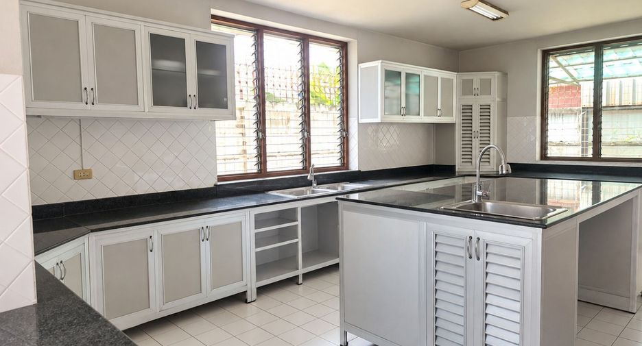 Продажа 3 спальни дом в Буенг Кум, Бангкок