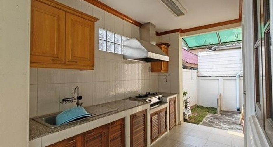 Продажа 2 спальни дом в Mueang Nakhon Pathom, Накхонпатхом