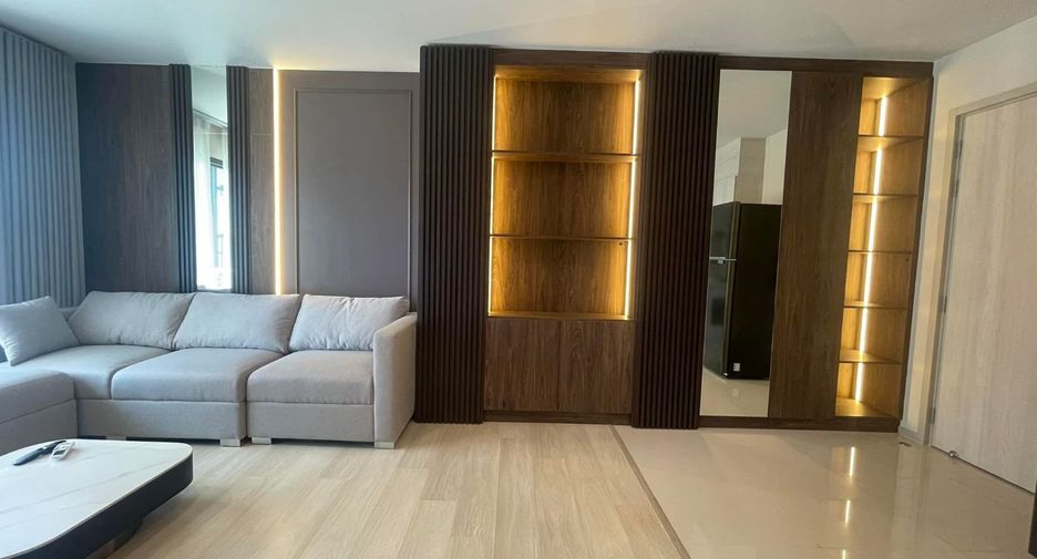 For rent 2 bedrooms condo in Pathum Wan, Bangkok