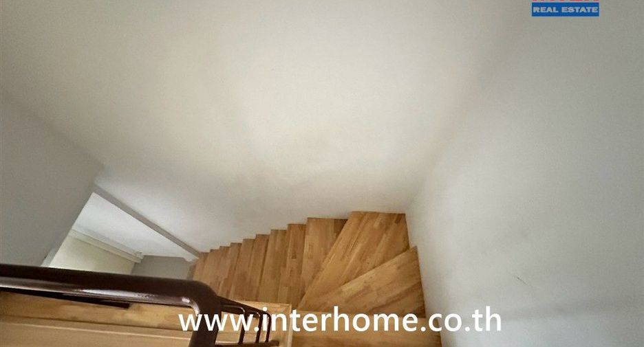 Casa adosada en venta de 3 habitaciones en Lam Luk Ka, Pathum Thani