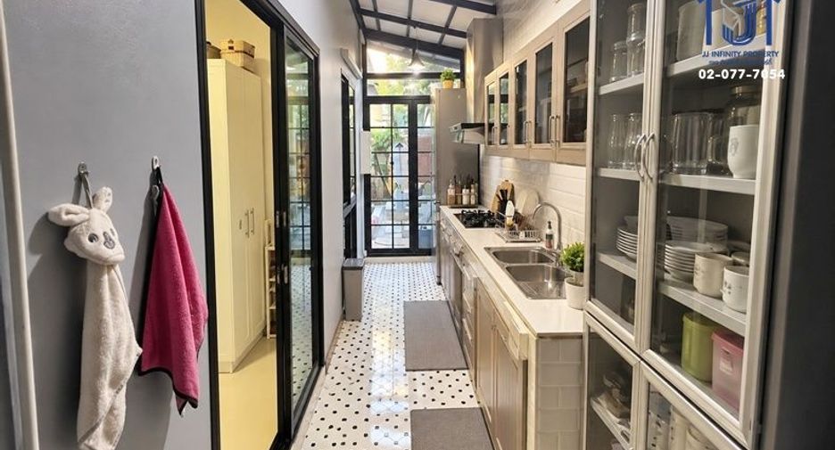 For sale 3 bedrooms townhouse in Thanyaburi, Pathum Thani