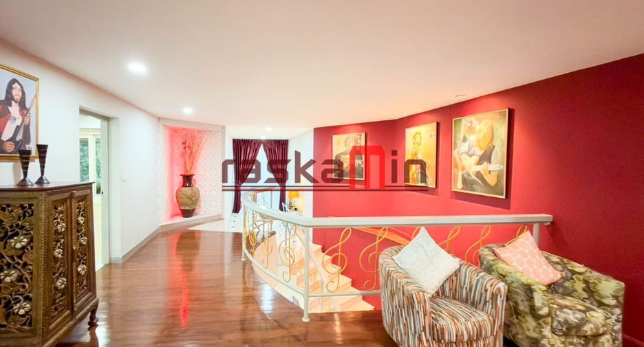 Продажа 9 спальни вилла в Банг Сарай, Паттайя