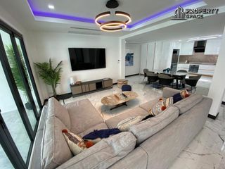 Villa en alquiler de 5 habitaciones en Bang Lamung, Chonburi