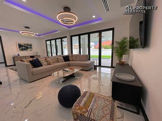 Villa en alquiler de 5 habitaciones en Bang Lamung, Chonburi