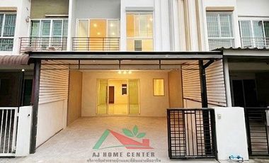 À vendre 3 chambres maison de ville à Don Mueang, Bangkok