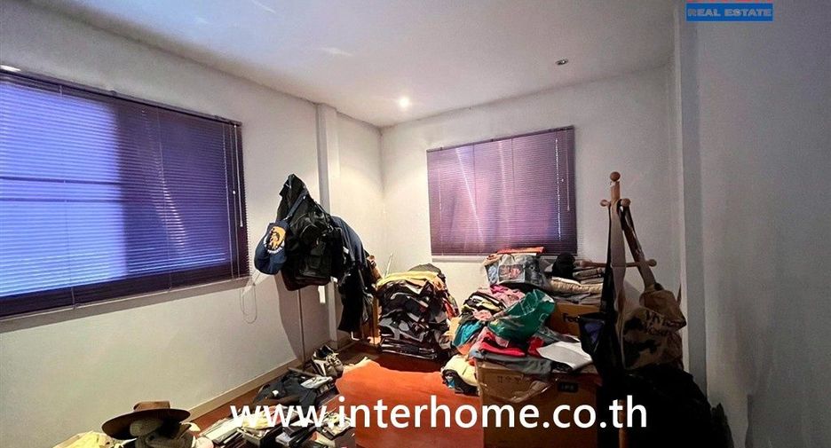 Casa en venta de 3 habitaciones en Lat Phrao, Bangkok
