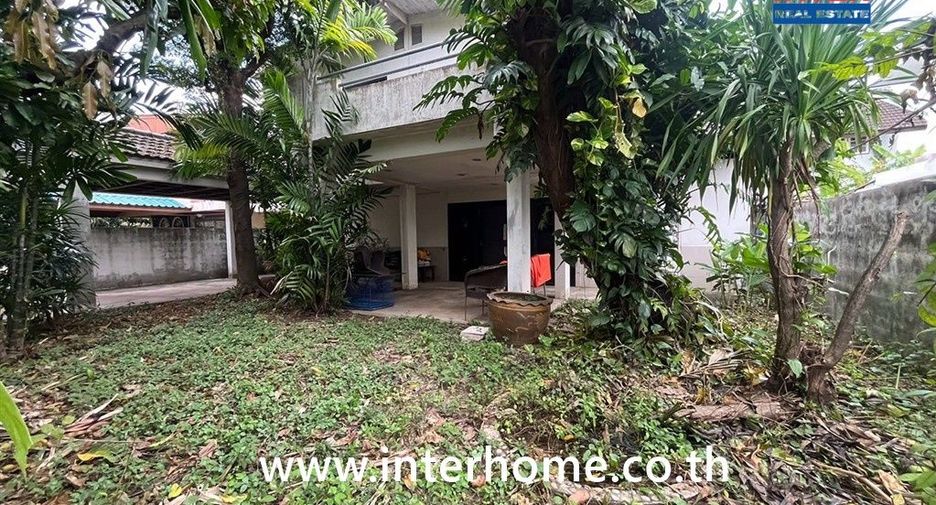 Casa en venta de 3 habitaciones en Lat Phrao, Bangkok
