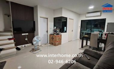 Casa adosada en venta de 4 habitaciones en Bang Kruai, Nonthaburi