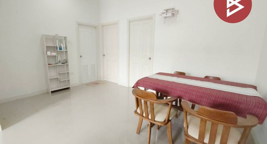 Продажа 3 спальни дом в Ban Bueng, Чонбури