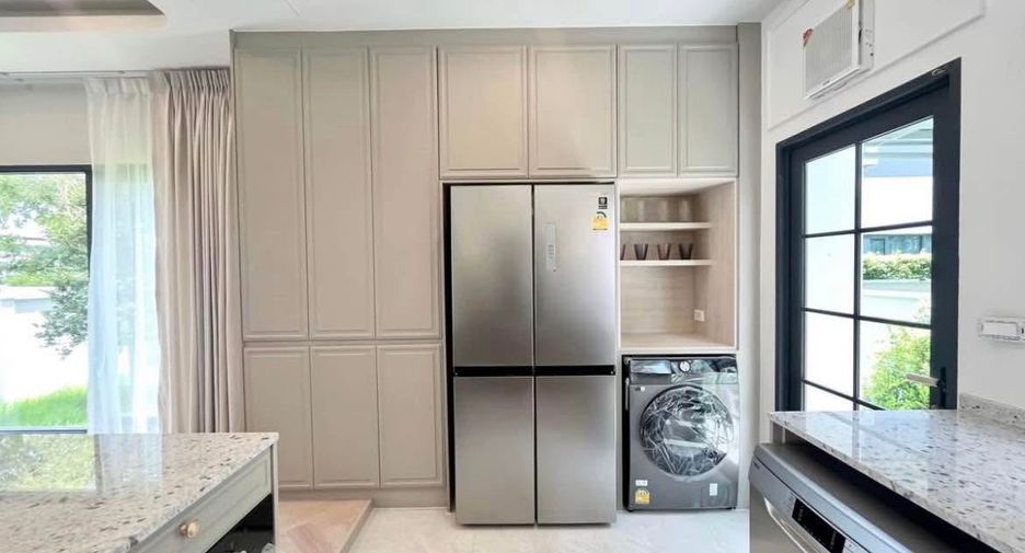 For rent 4 bedrooms house in Bang Phli, Samut Prakan
