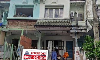 Casa adosada en venta de 2 habitaciones en Lam Luk Ka, Pathum Thani