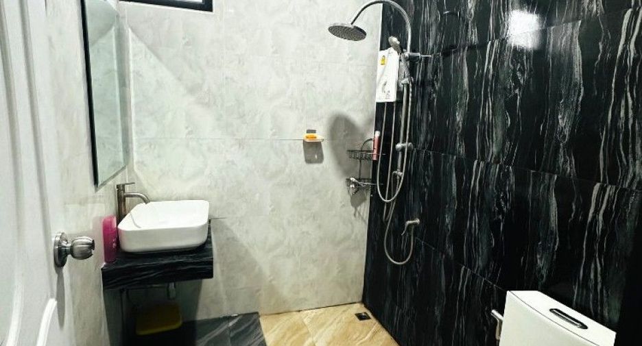 Продажа 2 спальни таунхаус в Phan Thong, Чонбури