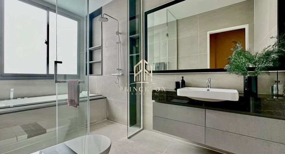 Casa en alquiler y en venta de 5 habitaciones en Suan Luang, Bangkok