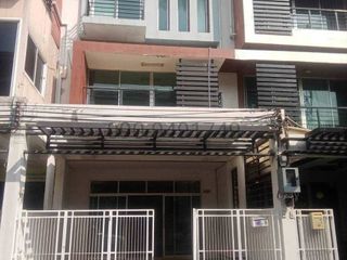 出租 2 卧室 联排别墅 在 Min Buri, 曼谷