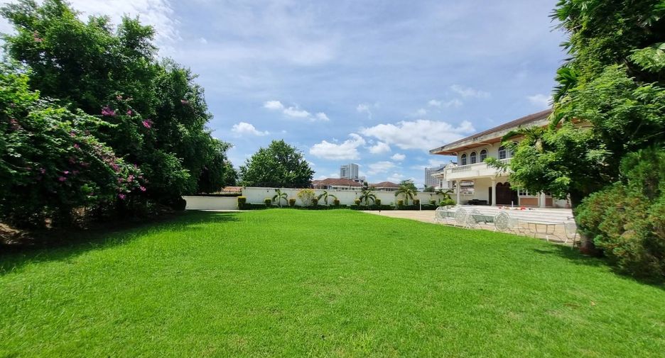 For sale land in Bangkok Noi, Bangkok