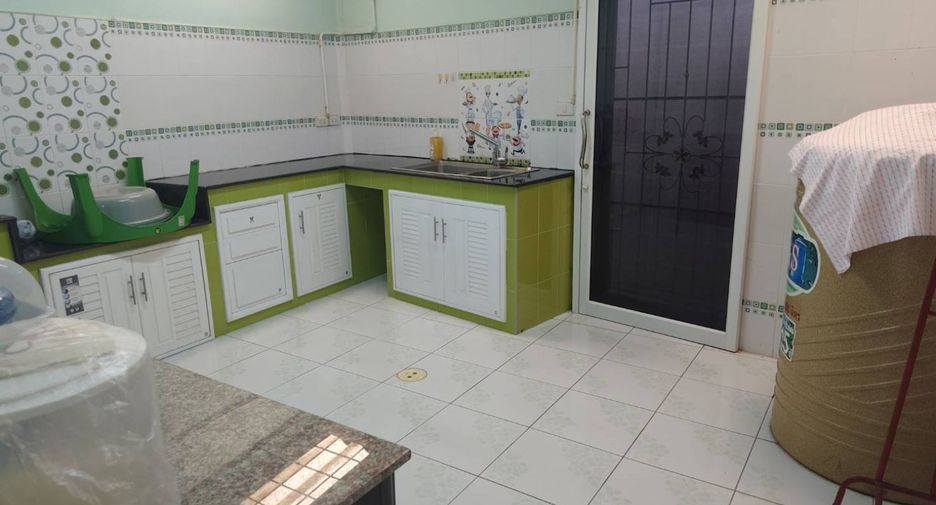 Продажа 4 спальни таунхаус в Тхунг Кхру, Бангкок