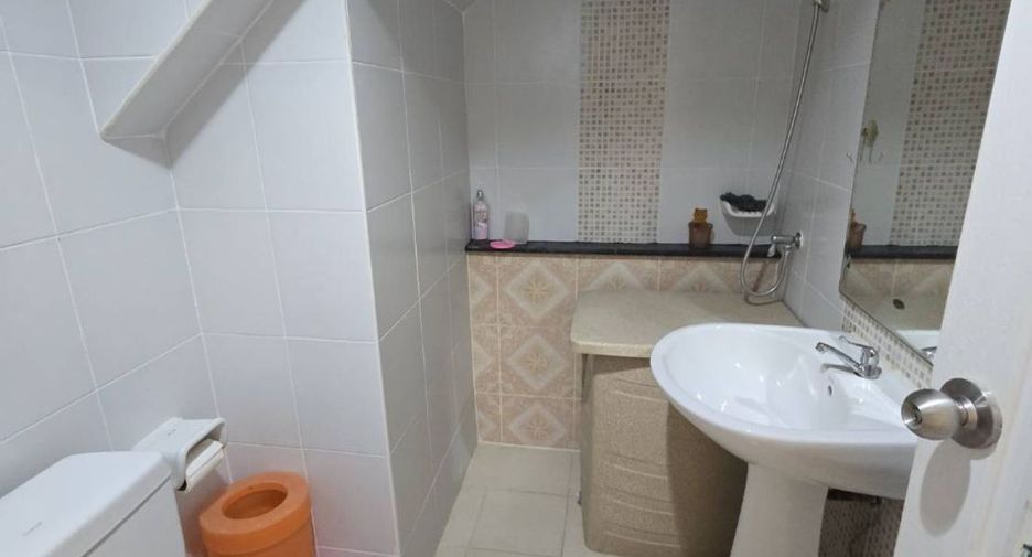 Продажа 4 спальни таунхаус в Тхунг Кхру, Бангкок