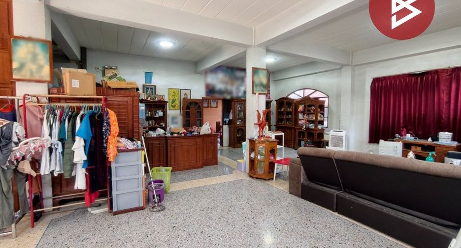 For sale 3 bedrooms house in Wiset Chai Chan, Ang Thong