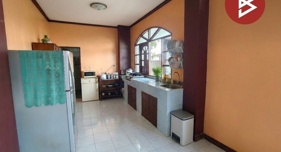 For sale 3 bedrooms house in Wiset Chai Chan, Ang Thong
