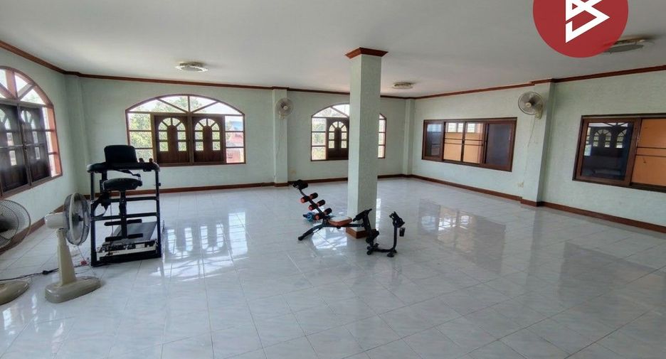 For sale 3 bedrooms house in Wiset Chai Chan, Ang Thong