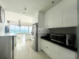 For rent and for sale 4 bedrooms condo in Na Jomtien, Pattaya