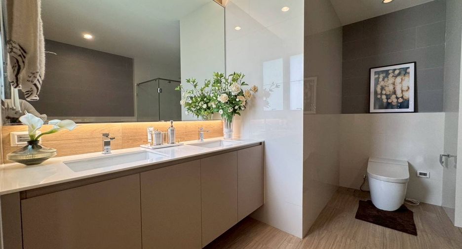 For rent 4 ベッドルーム house in Saphan Sung, Bangkok