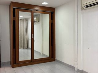 For rent 3 bedrooms townhouse in Khlong Toei, Bangkok