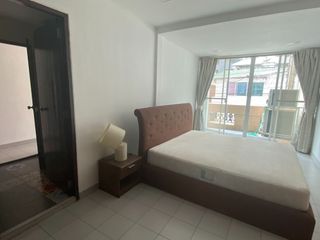 For rent 3 bedrooms townhouse in Khlong Toei, Bangkok