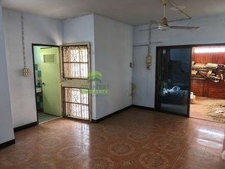 Продажа 3 спальни таунхаус в Khlong Luang, Патумтани