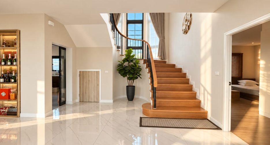 Villa en alquiler de 6 habitaciones en Bang Lamung, Chonburi