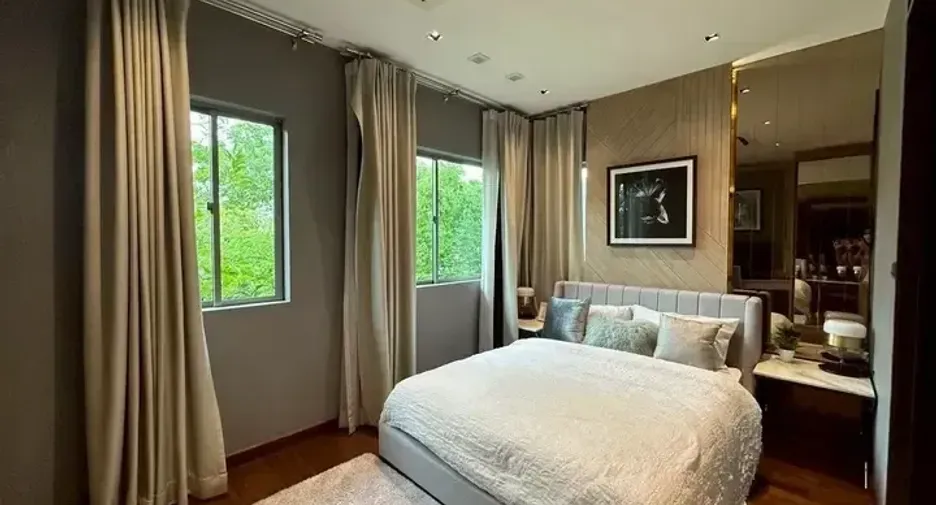 Casa en venta de 4 habitaciones en Pak Kret, Nonthaburi