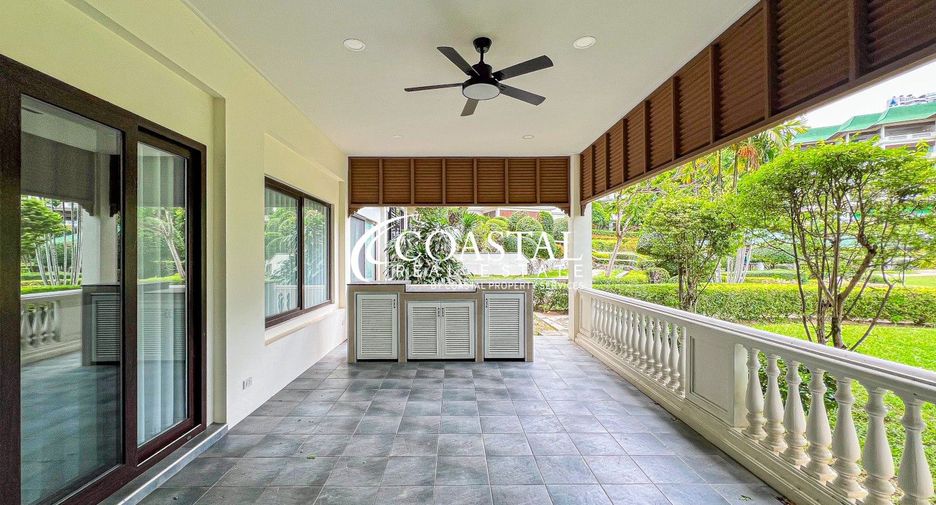 Аренда и продажа 3 спальни кондо в Na Jomtien, Паттайя