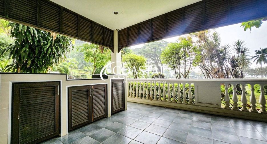 Аренда и продажа 3 спальни кондо в Na Jomtien, Паттайя