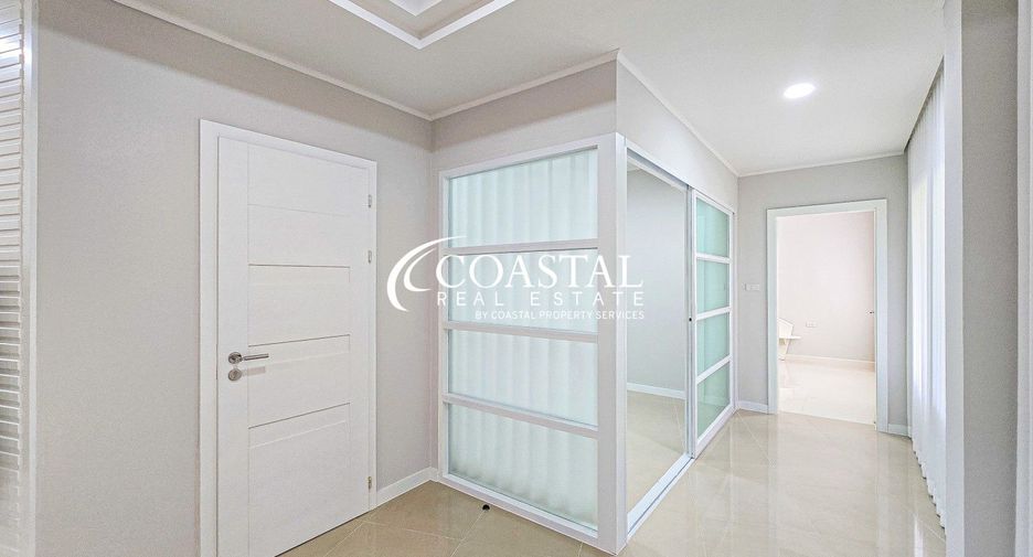 Аренда и продажа 3 спальни кондо в Na Jomtien, Паттайя