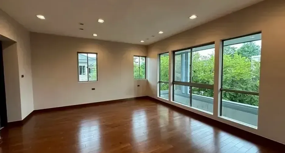 For sale 4 bedrooms house in Pak Kret, Nonthaburi