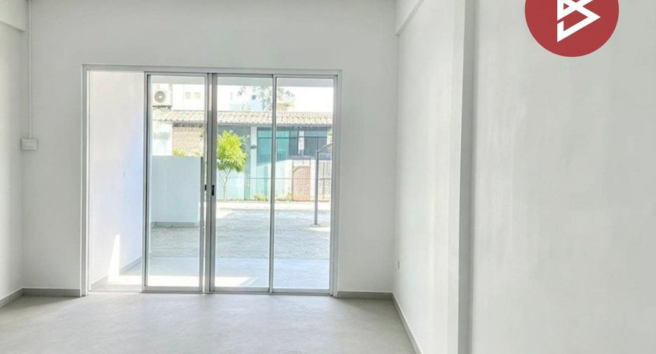 Аренда и продажа 2 спальни таунхаус в Sai Noi, Нонтабури