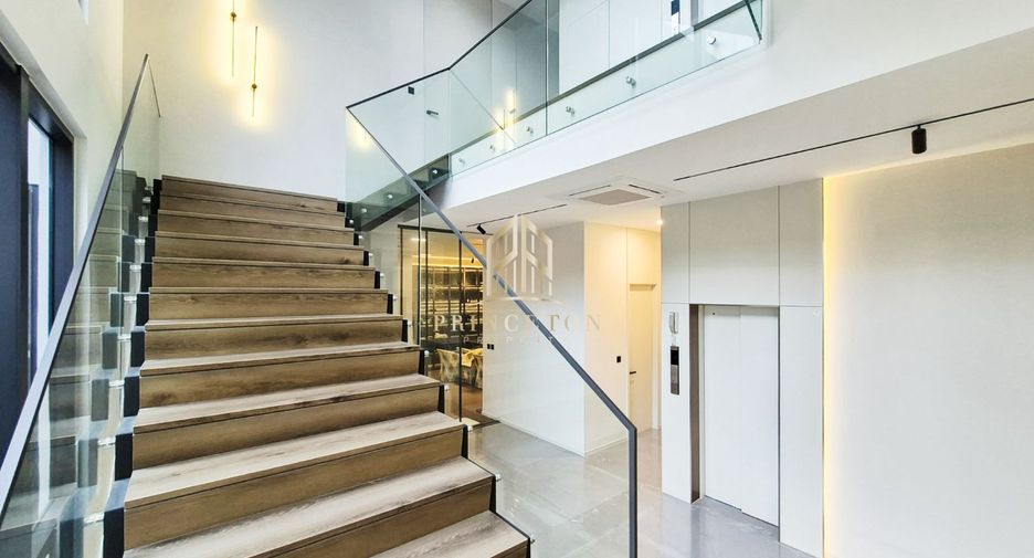 Casa en alquiler y en venta de 4 habitaciones en Saphan Sung, Bangkok