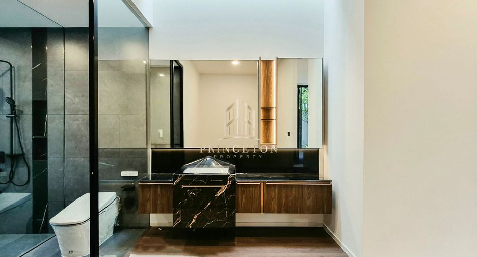 Casa en alquiler y en venta de 4 habitaciones en Saphan Sung, Bangkok