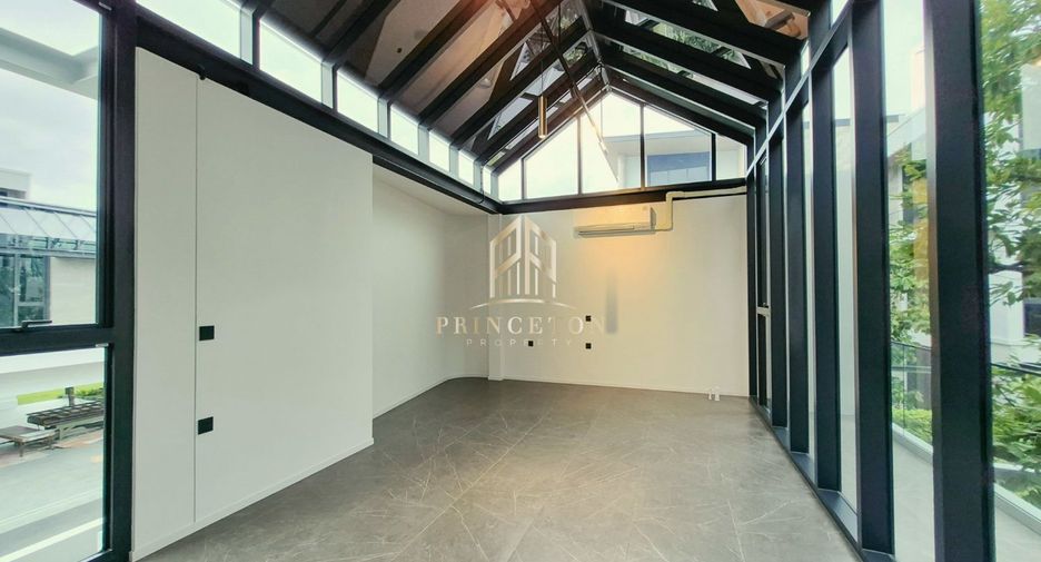 Casa en alquiler y en venta de 4 habitaciones en Saphan Sung, Bangkok