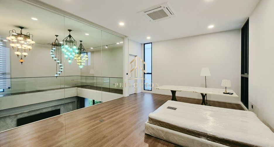 Casa en alquiler y en venta de 4 habitaciones en Saphan Sung, Bangkok