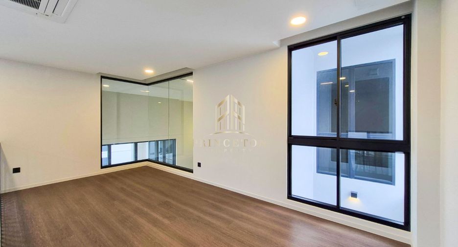 Casa en alquiler y en venta de 4 habitaciones en Saphan Sung, Bangkok