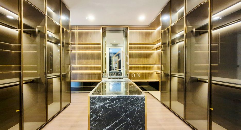 Casa en alquiler y en venta de 4 habitaciones en Saphan Sung, Bangkok