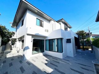 Аренда и продажа 4 спальни дом в Пращет, Бангкок