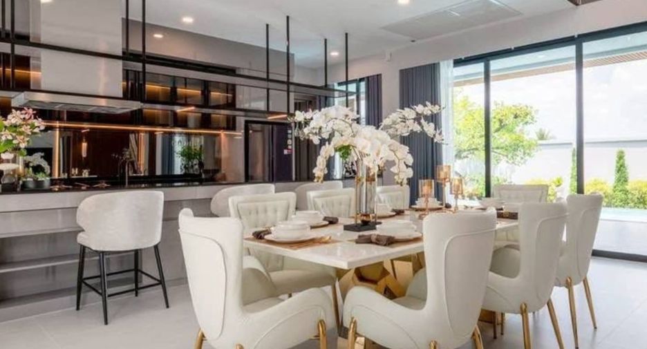 Villa en venta de 5 habitaciones en Bang Lamung, Chonburi