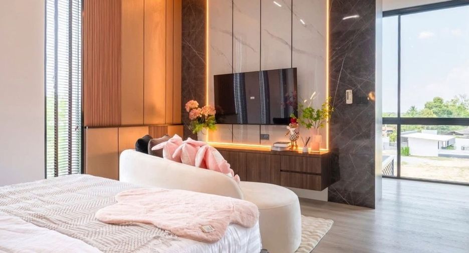 Villa en venta de 5 habitaciones en Bang Lamung, Chonburi