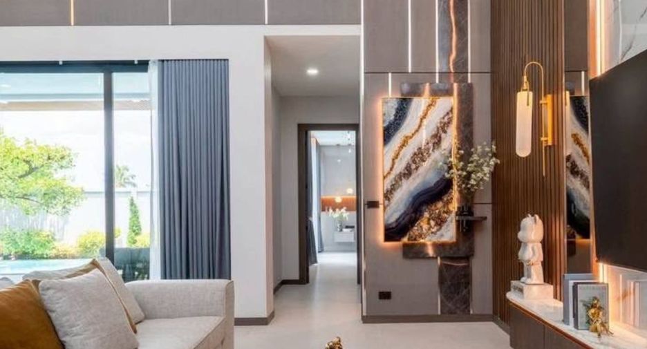 Villa en venta de 5 habitaciones en Bang Lamung, Chonburi