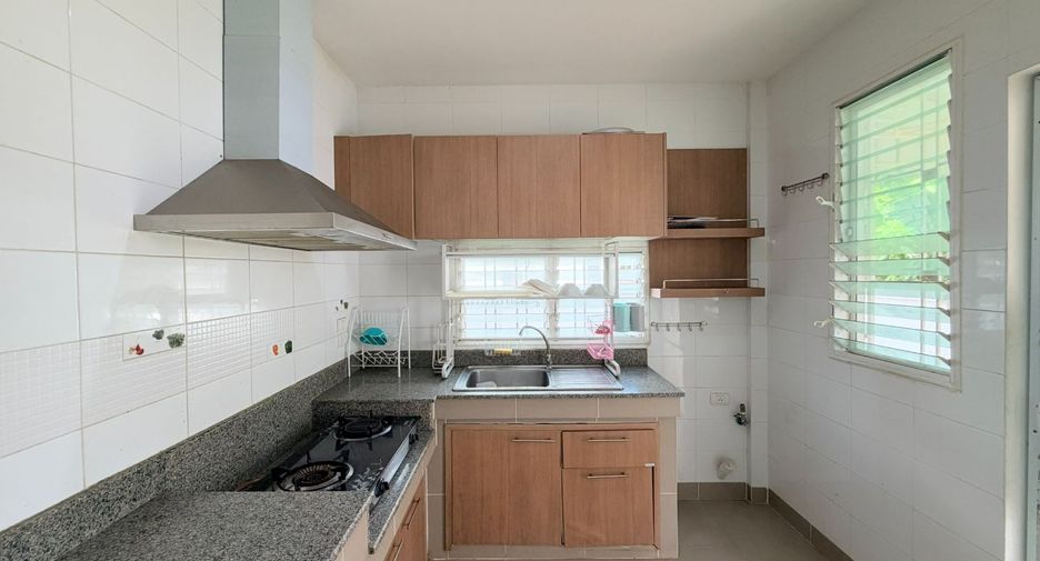 Продажа 4 спальни дом в Mueang Chiang Mai, Чианг Маи