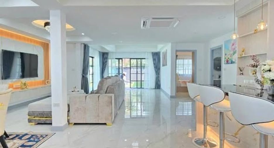 À vendre 4 chambres maison à Bang Lamung, Chonburi